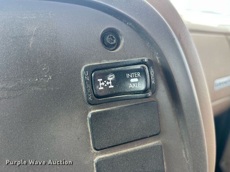 image for item LD9981 2005 Mack CV713 ready mix truck