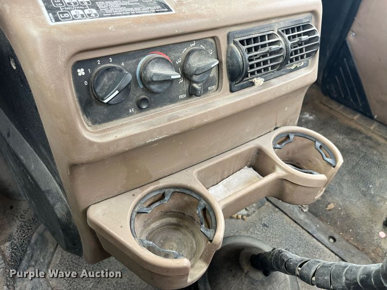 image for item LD9981 2005 Mack CV713 ready mix truck