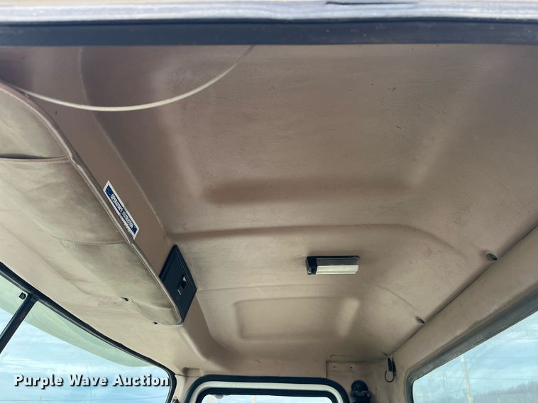 image for item LD9981 2005 Mack CV713 ready mix truck