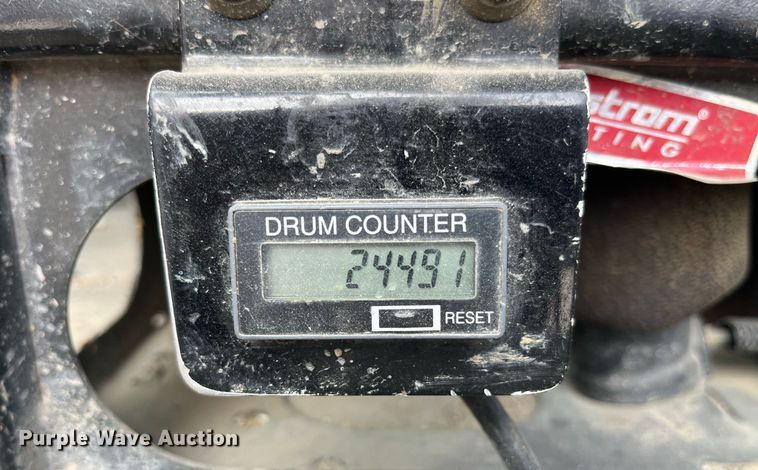 image for item LD9981 2005 Mack CV713 ready mix truck