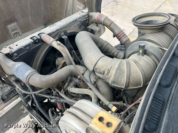 image for item LD9981 2005 Mack CV713 ready mix truck