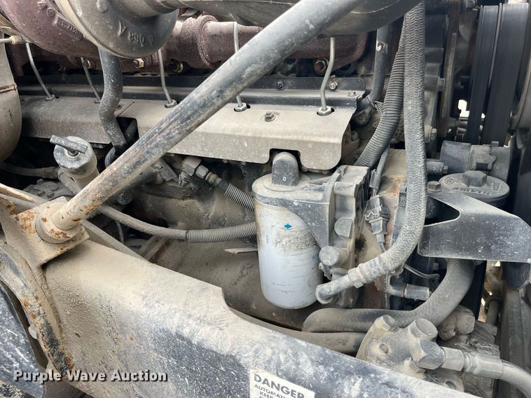 image for item LD9981 2005 Mack CV713 ready mix truck