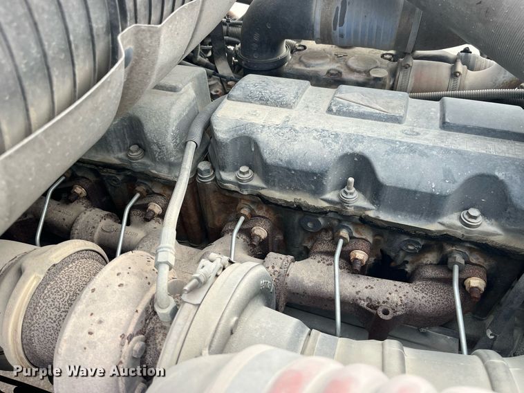 image for item LD9981 2005 Mack CV713 ready mix truck