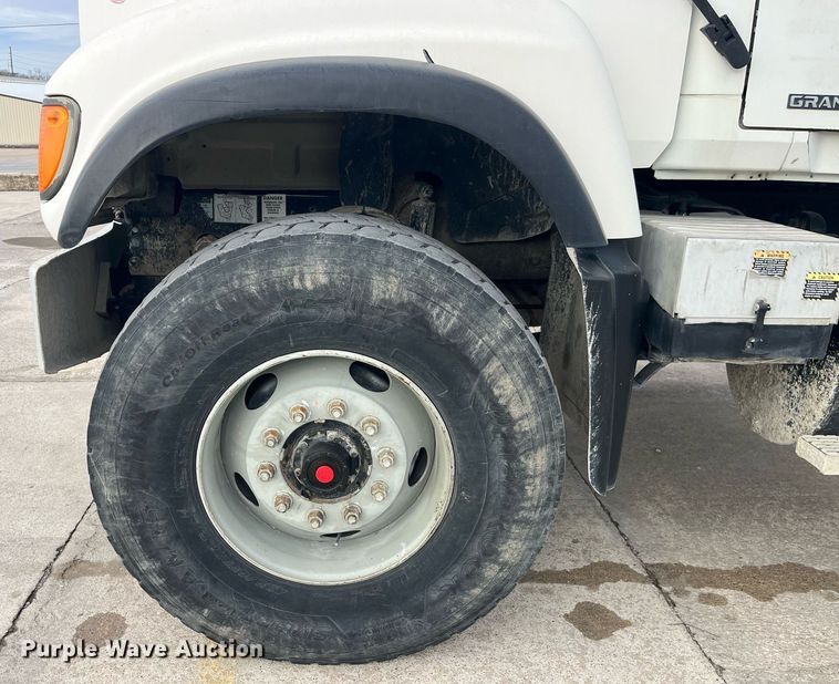 image for item LD9981 2005 Mack CV713 ready mix truck