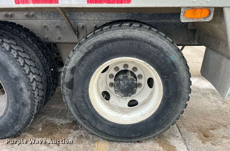 image for item LD9981 2005 Mack CV713 ready mix truck