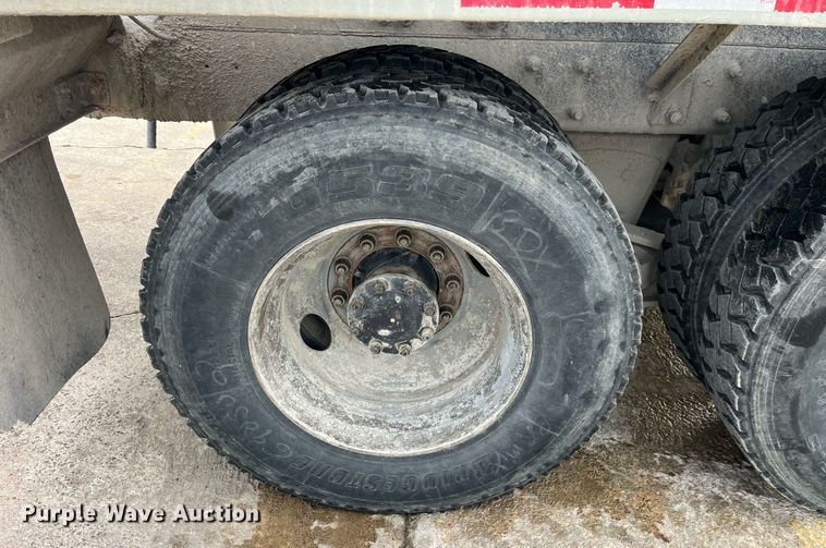 image for item LD9981 2005 Mack CV713 ready mix truck