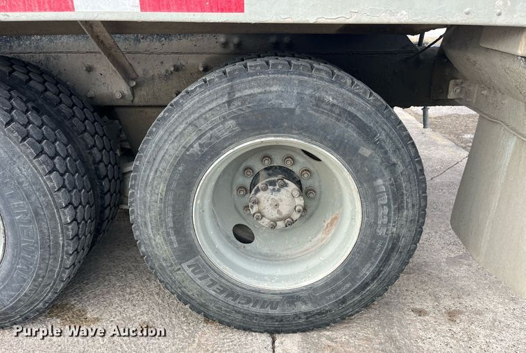 image for item LD9981 2005 Mack CV713 ready mix truck