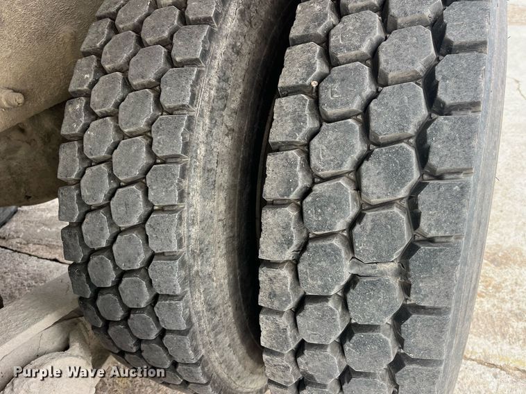 image for item LD9981 2005 Mack CV713 ready mix truck