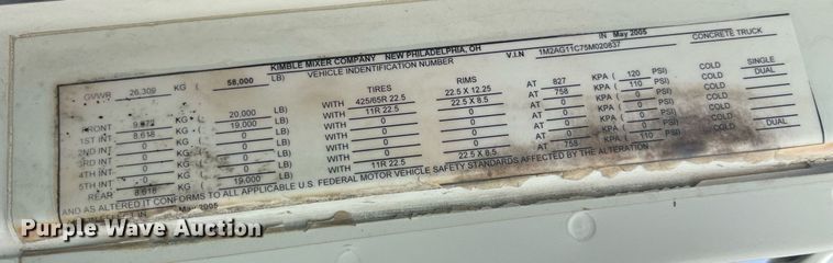 image for item LD9981 2005 Mack CV713 ready mix truck