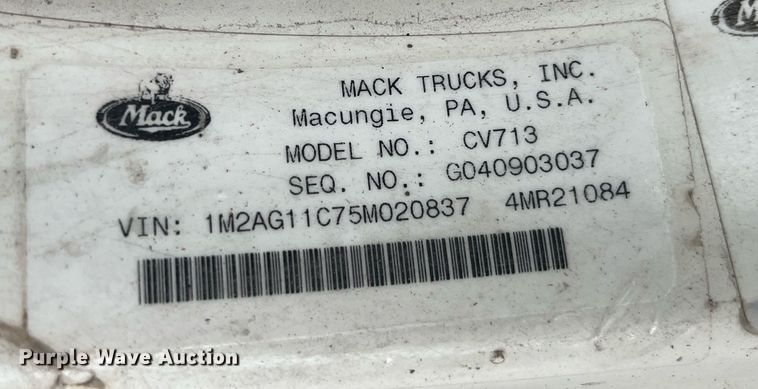 image for item LD9981 2005 Mack CV713 ready mix truck
