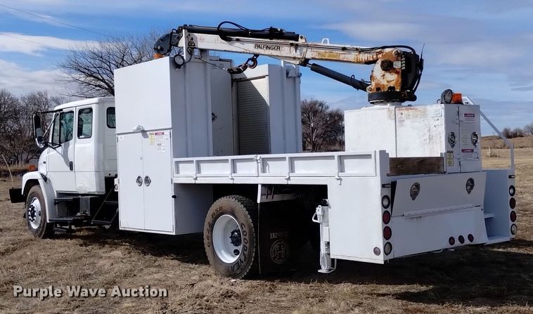 image for item LN9927 2004 Freightliner FL70 crane truck