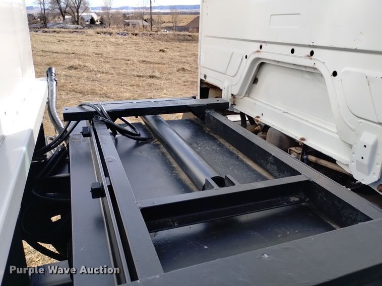 image for item LN9927 2004 Freightliner FL70 crane truck