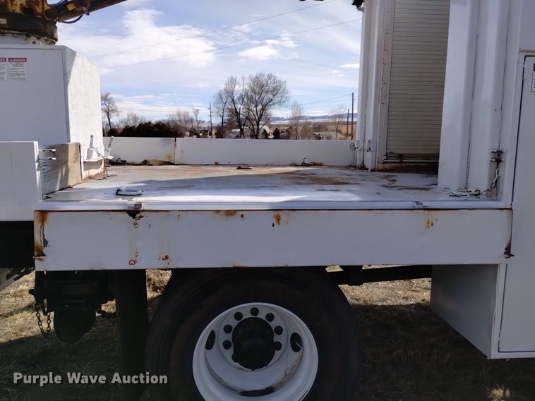 image for item LN9927 2004 Freightliner FL70 crane truck