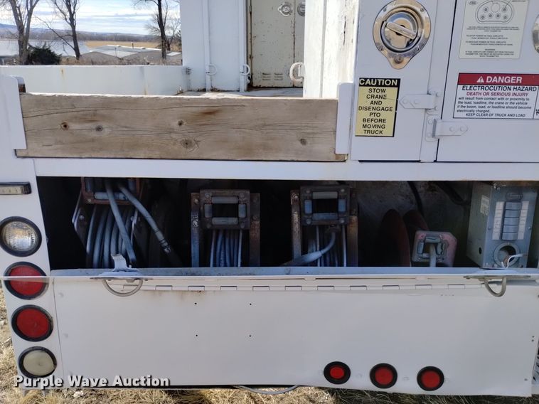 image for item LN9927 2004 Freightliner FL70 crane truck