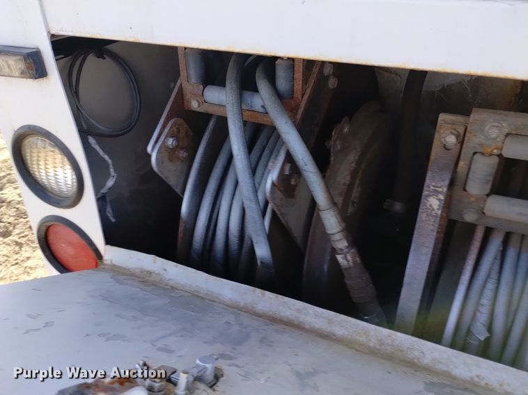 image for item LN9927 2004 Freightliner FL70 crane truck