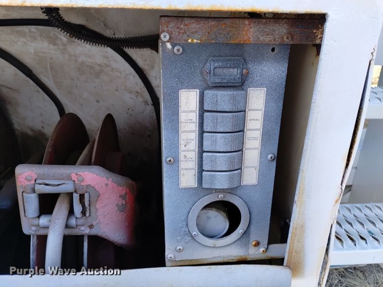 image for item LN9927 2004 Freightliner FL70 crane truck