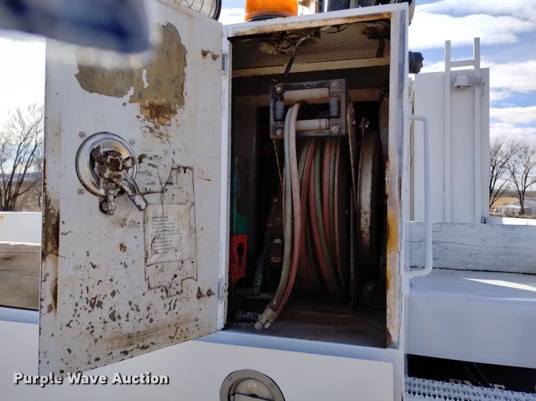 image for item LN9927 2004 Freightliner FL70 crane truck