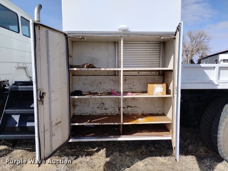 image for item LN9927 2004 Freightliner FL70 crane truck