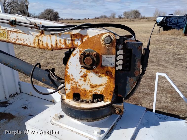 image for item LN9927 2004 Freightliner FL70 crane truck