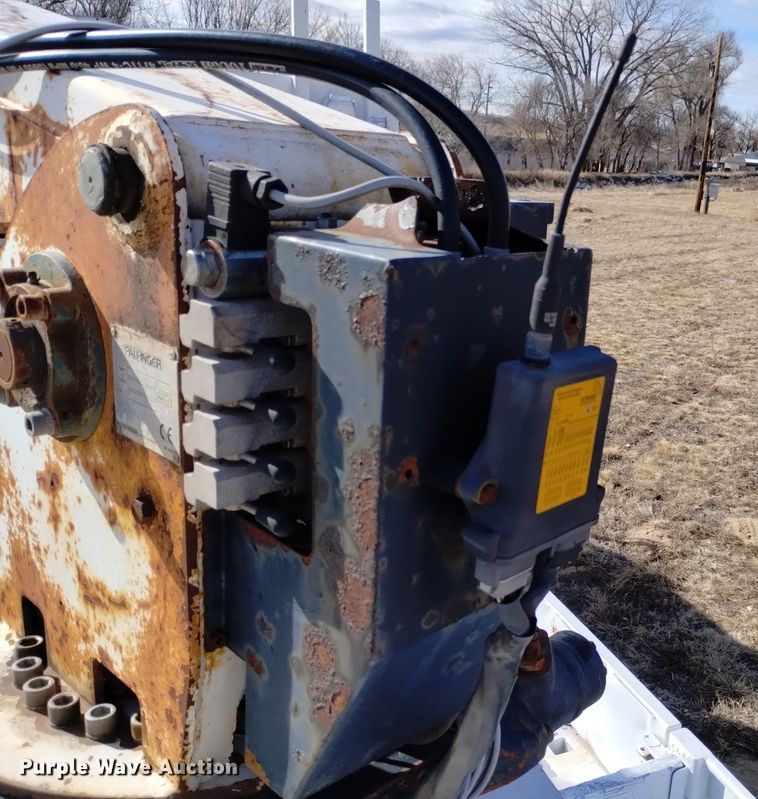 image for item LN9927 2004 Freightliner FL70 crane truck