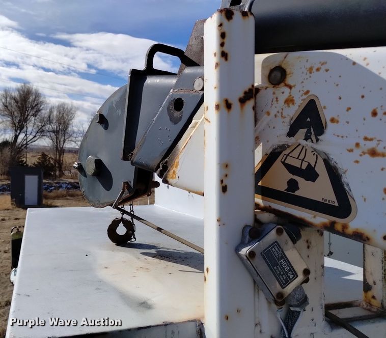 image for item LN9927 2004 Freightliner FL70 crane truck