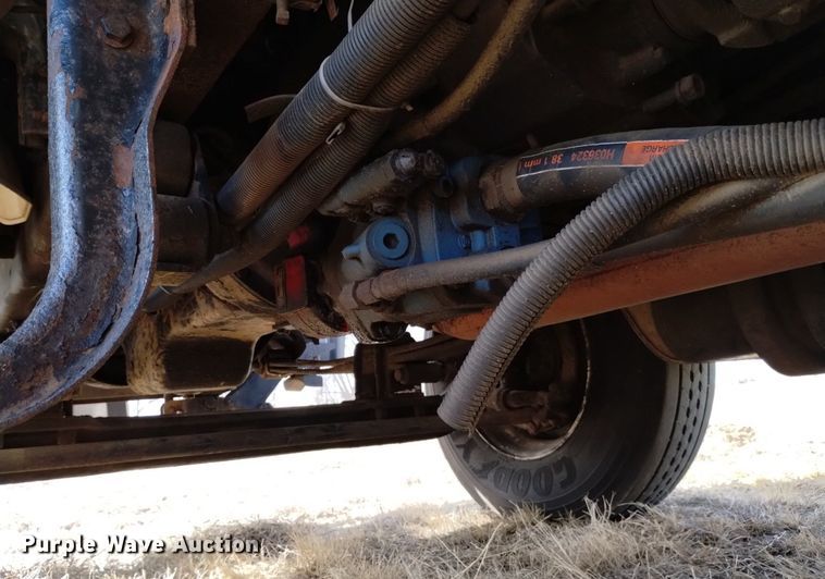 image for item LN9927 2004 Freightliner FL70 crane truck