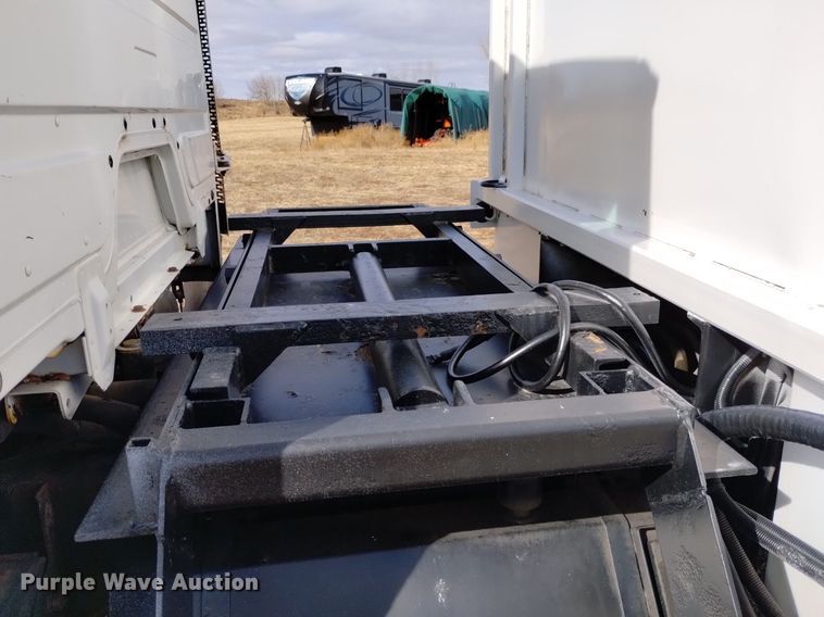 image for item LN9927 2004 Freightliner FL70 crane truck