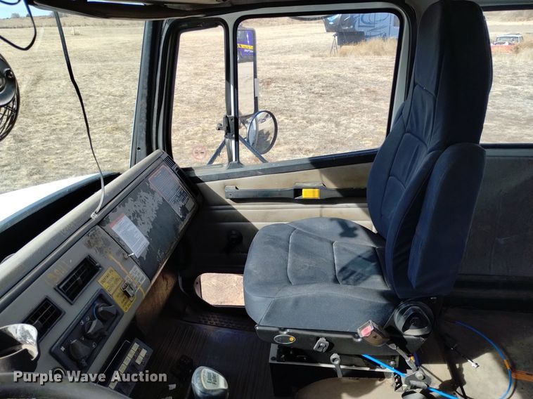 image for item LN9927 2004 Freightliner FL70 crane truck