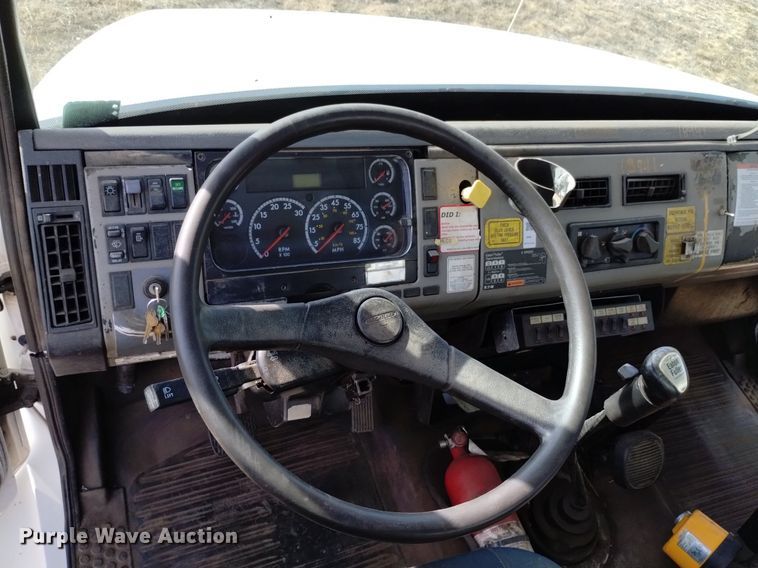 image for item LN9927 2004 Freightliner FL70 crane truck