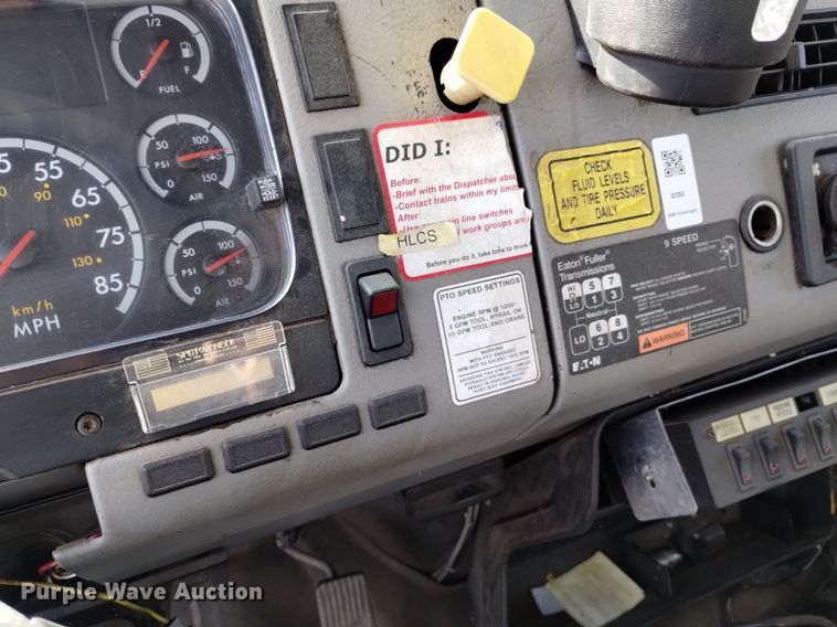 image for item LN9927 2004 Freightliner FL70 crane truck