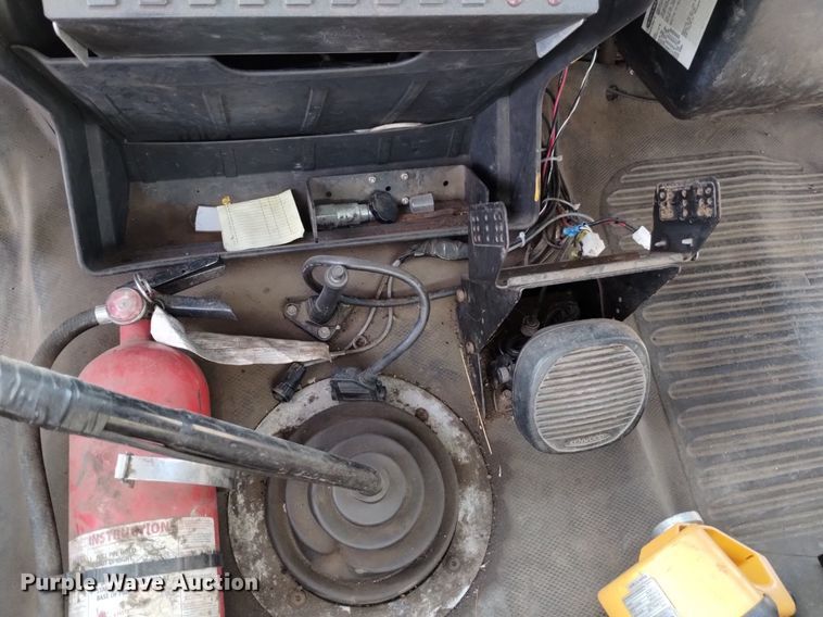 image for item LN9927 2004 Freightliner FL70 crane truck