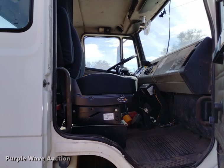 image for item LN9927 2004 Freightliner FL70 crane truck