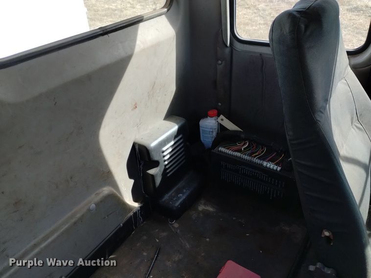 image for item LN9927 2004 Freightliner FL70 crane truck