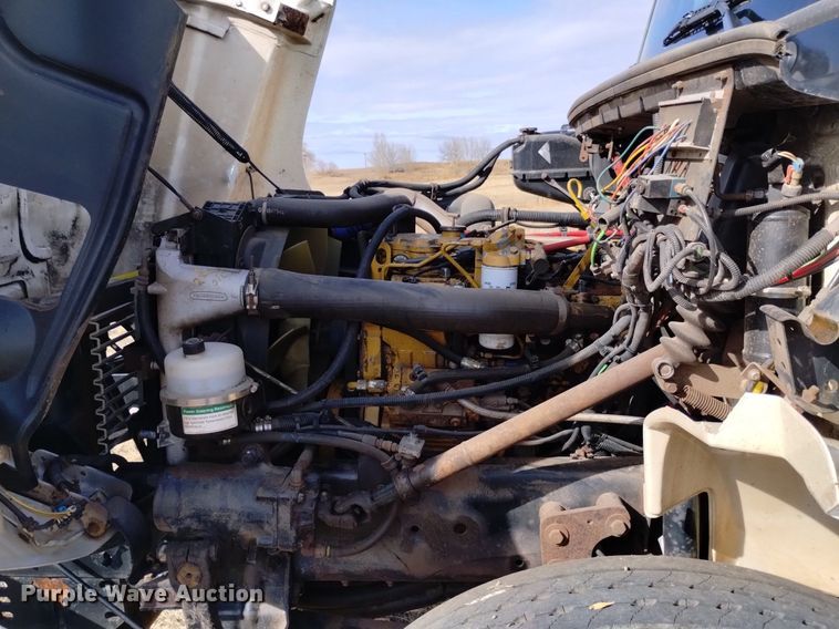 image for item LN9927 2004 Freightliner FL70 crane truck