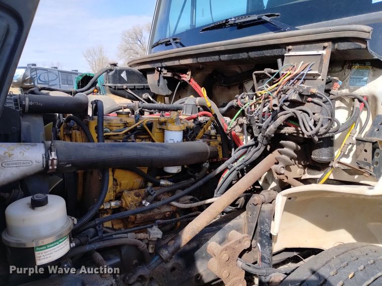 image for item LN9927 2004 Freightliner FL70 crane truck