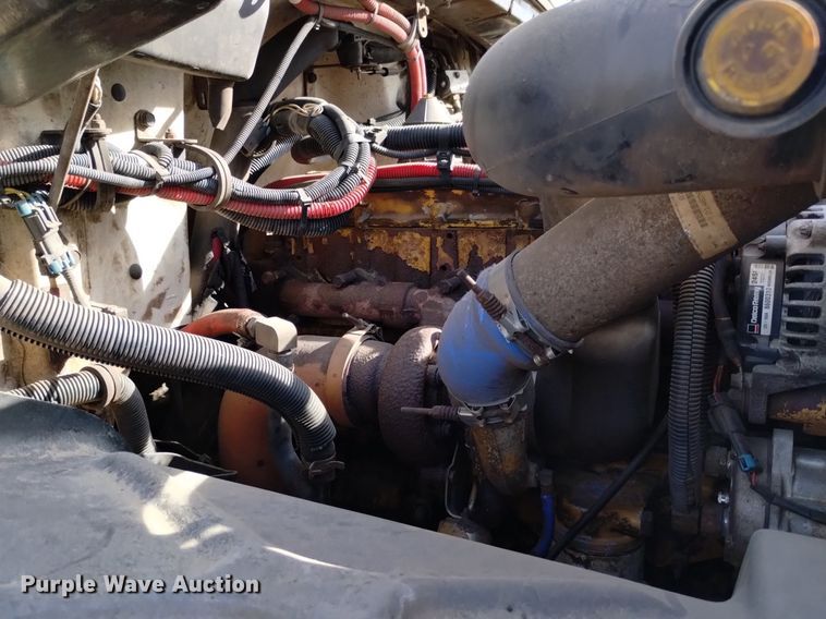 image for item LN9927 2004 Freightliner FL70 crane truck