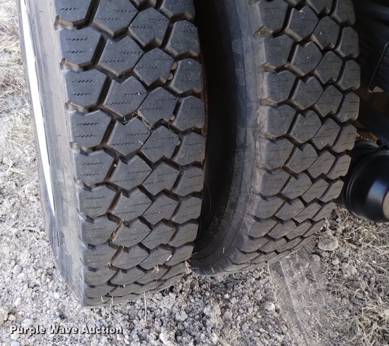 image for item LN9927 2004 Freightliner FL70 crane truck