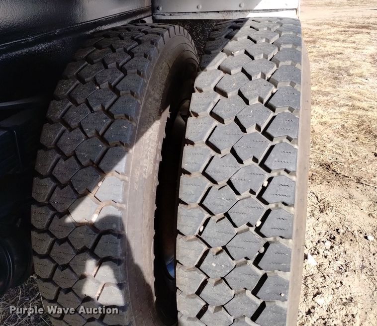 image for item LN9927 2004 Freightliner FL70 crane truck