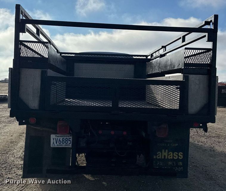 image for item LO9458 2004 Chevrolet  C4500 flatbed truck