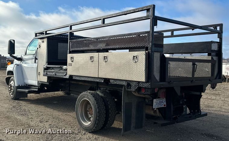 image for item LO9458 2004 Chevrolet  C4500 flatbed truck