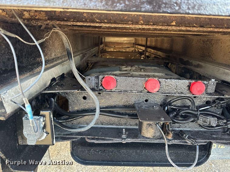 image for item LO9458 2004 Chevrolet  C4500 flatbed truck