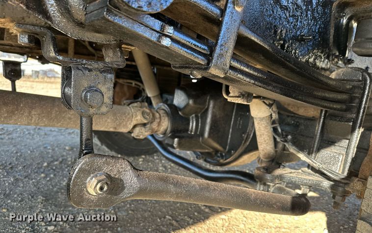 image for item LO9458 2004 Chevrolet  C4500 flatbed truck