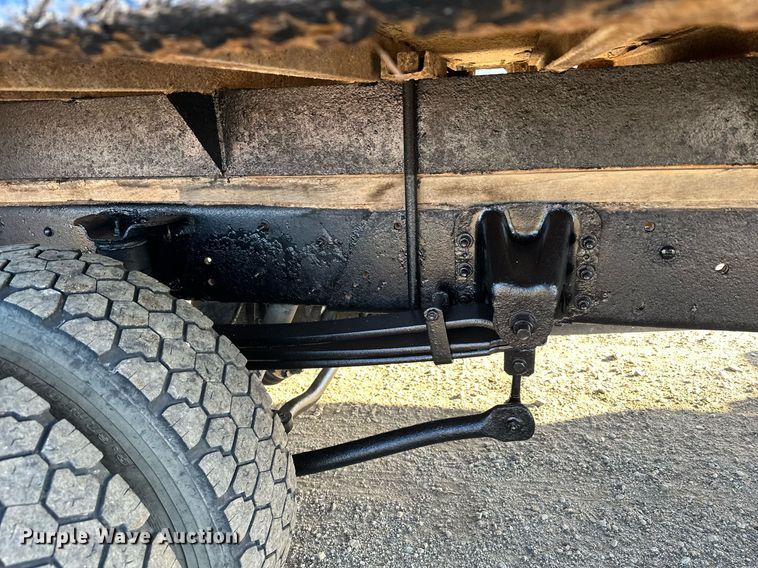 image for item LO9458 2004 Chevrolet  C4500 flatbed truck