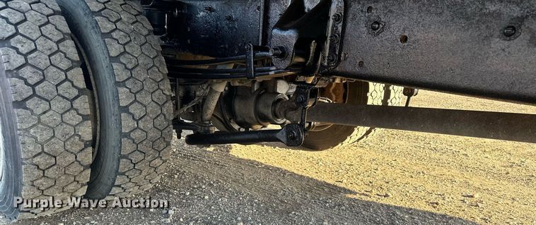 image for item LO9458 2004 Chevrolet  C4500 flatbed truck