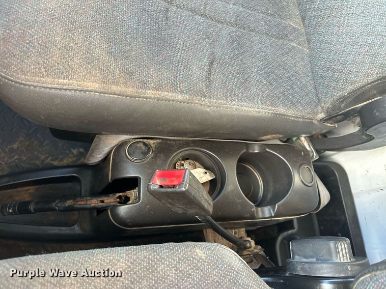 image for item LO9458 2004 Chevrolet  C4500 flatbed truck