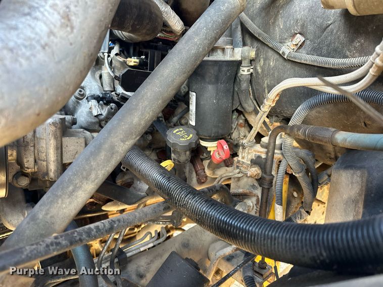 image for item LO9458 2004 Chevrolet  C4500 flatbed truck