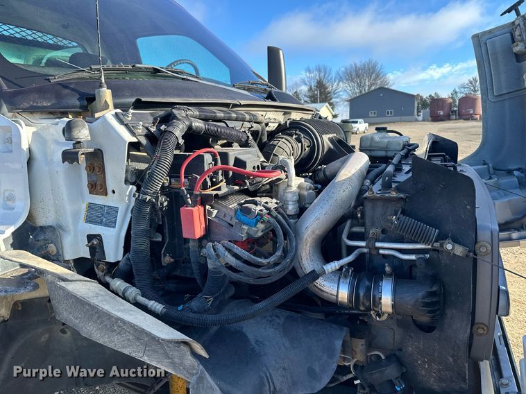 image for item LO9458 2004 Chevrolet  C4500 flatbed truck