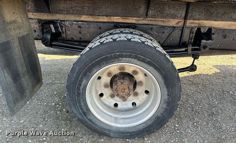 image for item LO9458 2004 Chevrolet  C4500 flatbed truck