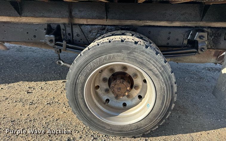 image for item LO9458 2004 Chevrolet  C4500 flatbed truck