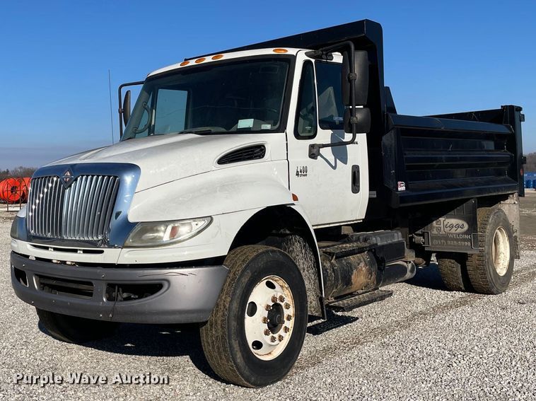 image for item LV9984 2007 International 4400 dump truck